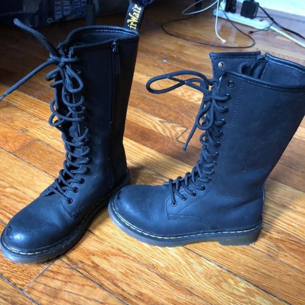 Kids Dr. Martens Boots - Size 1 (Style 1914)